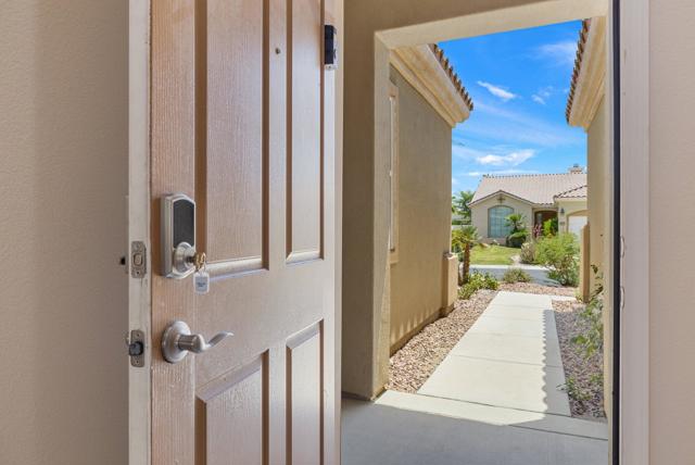 80598 Avenida San Felipe, Indio CA: https://media.crmls.org/mediaz/7312adb7-2bd9-41bf-97cb-780af88e5cc4.jpg