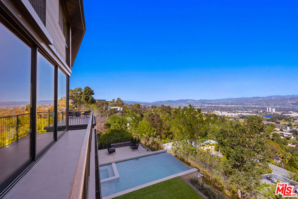 7339 Pyramid Place, Los Angeles, CA 90046