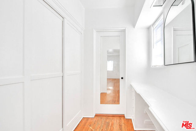 4090 Creed Avenue, Los Angeles CA: https://media.crmls.org/mediaz/7313260e-51ba-413a-955e-a42a032d6309.jpg