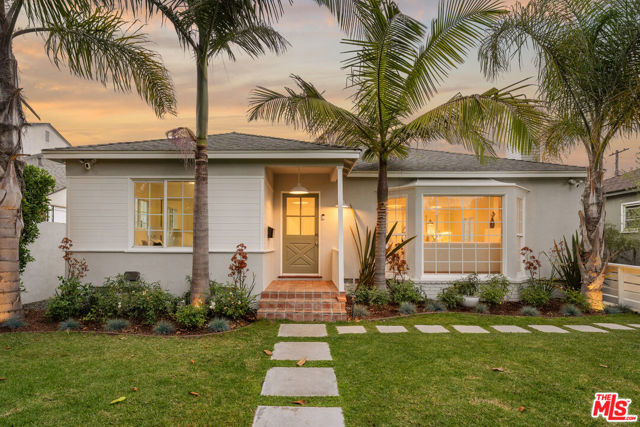 6481 W 77th Street, Los Angeles CA: https://media.crmls.org/mediaz/73138d83-00cf-472f-b9a2-a802ab4845f4.jpg