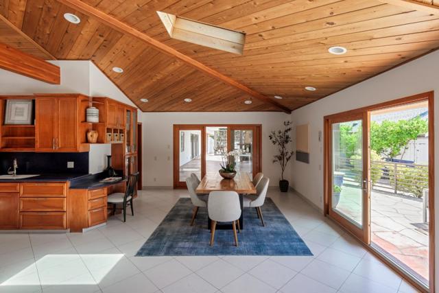 3160 Louis Road, Palo Alto CA: https://media.crmls.org/mediaz/7313a955-2810-4c88-b746-d9a358193da2.jpg