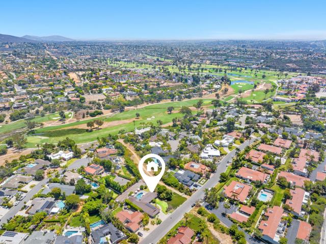 7068 Estrella De Mar, Carlsbad CA: https://media.crmls.org/mediaz/73144a59-e10a-4045-8d4f-561f664111a3.jpg