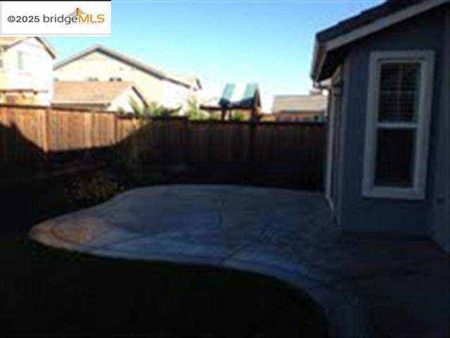 86 BOTTLEBRUSH CT, Oakley CA: https://media.crmls.org/mediaz/7314b8d1-24c1-491b-a00a-56f5b7fe4d9e.jpg