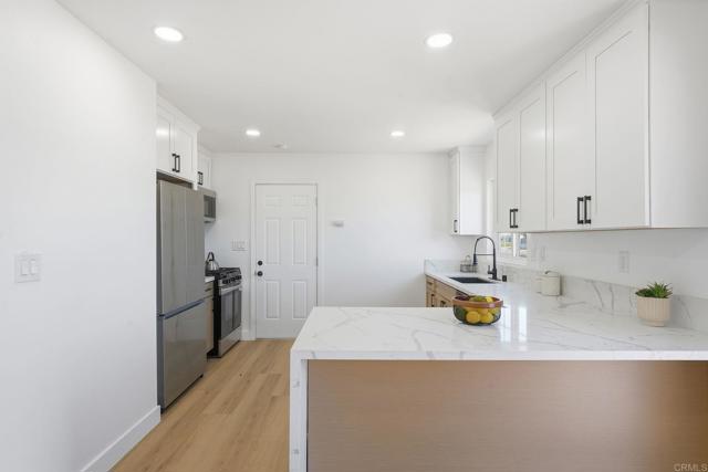 Detail Gallery Image 20 of 47 For 702 4 Oaklawn Ave, Chula Vista,  CA 91910 - – Beds | – Baths