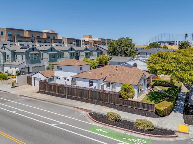 1032 Toyon Drive, Burlingame CA: https://media.crmls.org/mediaz/7314f0fe-8b8e-4893-9224-6212d01f33d9.jpg