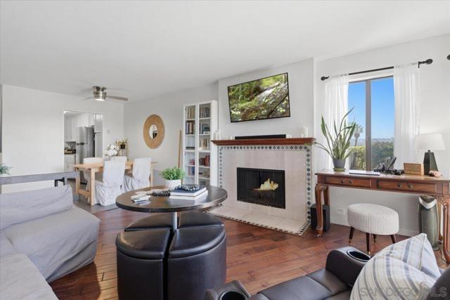 Image 4 of 22 For 3770 Crown Point  103