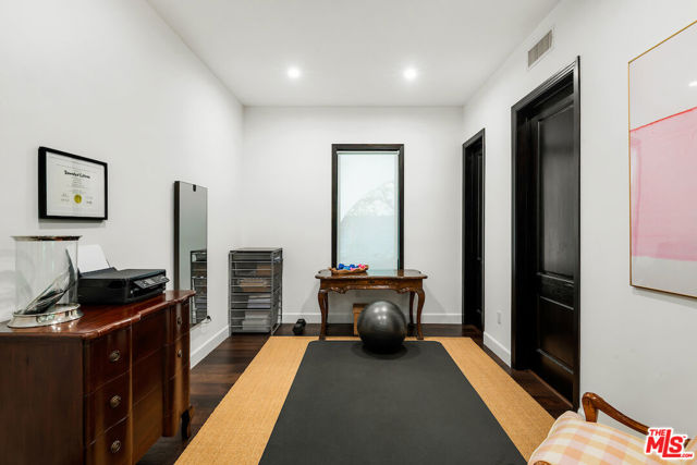 356 S Clark Drive, Beverly Hills CA: https://media.crmls.org/mediaz/73167cd1-47d7-4985-8bc4-99d00f383c9b.jpg