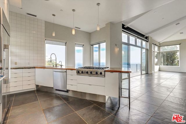 3850 Rambla Orienta photo 17