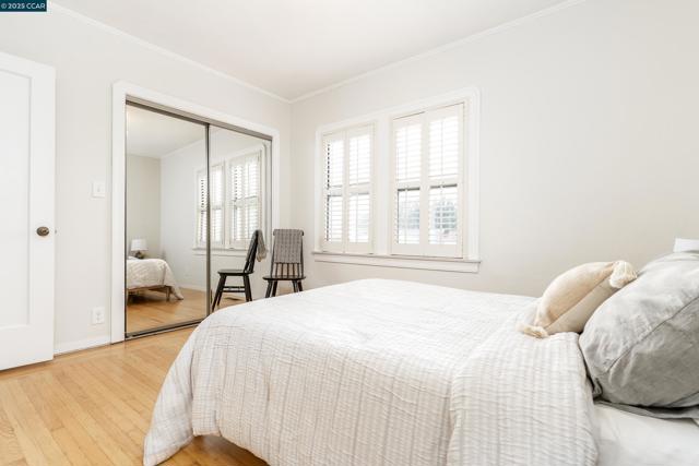 6 View St, Vallejo CA: https://media.crmls.org/mediaz/73170b3e-4f28-4eaa-942e-eac94fa97445.jpg