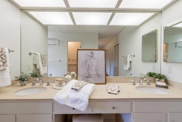 56 Skyline Crest Drive, Monterey CA: https://media.crmls.org/mediaz/73171ad2-d1e2-4b63-b3f2-f495c3725fe5.jpg