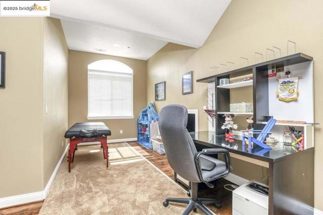 9050 Deer Valley Rd, Brentwood CA: https://media.crmls.org/mediaz/73186c0b-f98e-4b67-a533-db84e61e77e0.jpg