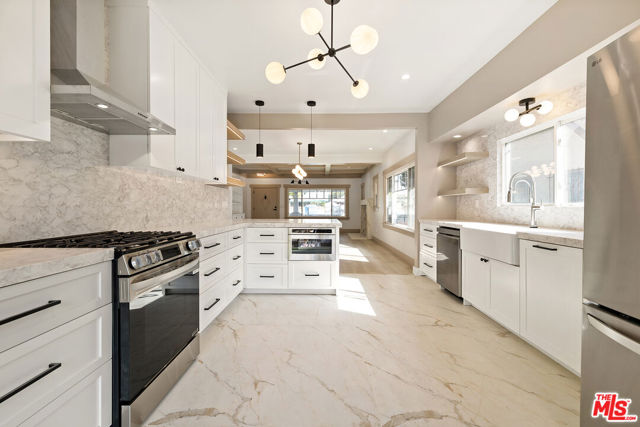 1558 W 47th Street, Los Angeles CA: https://media.crmls.org/mediaz/7318ea57-20df-4ad0-ba18-89627a098795.jpg