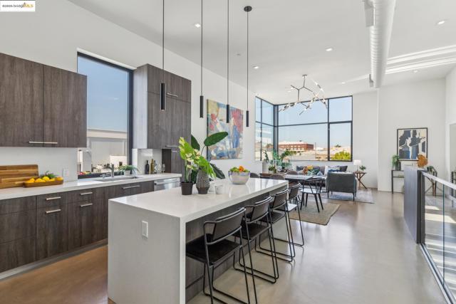 809 Folger Ave, Berkeley CA: https://media.crmls.org/mediaz/73198420-9ce5-425e-9b5e-724001fe527f.jpg