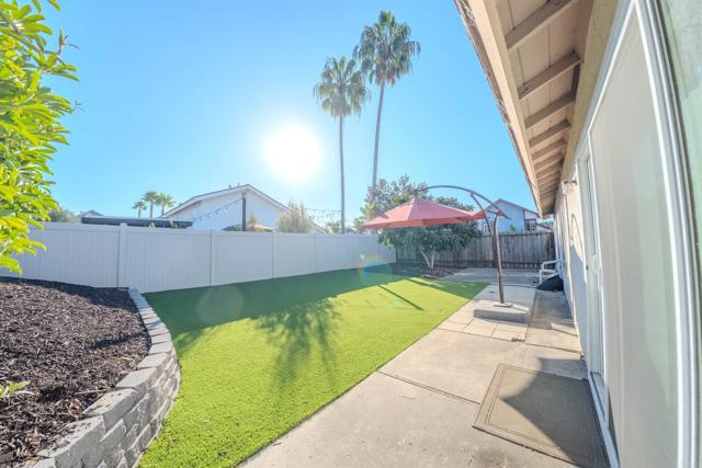 Detail Gallery Image 3 of 16 For 255 Turner Ave, Encinitas,  CA 92024 - 2 Beds | 2 Baths