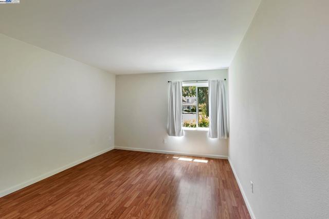 291 Tradewinds Dr, San Jose CA: https://media.crmls.org/mediaz/731c05d7-6791-4e18-a063-050828a439e7.jpg