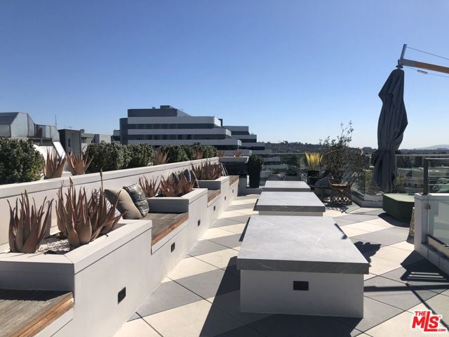 3833 Dunn, Culver City CA: https://media.crmls.org/mediaz/731c2384-b2bf-4dee-bc50-89acd62ec41e.jpg
