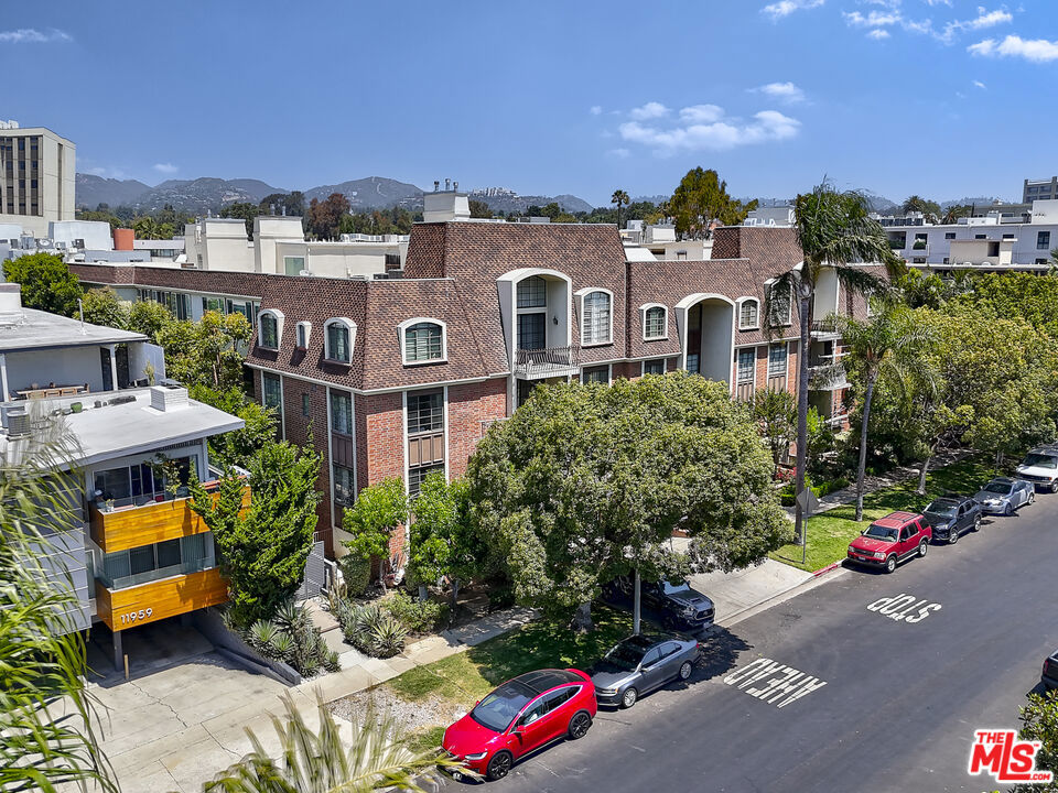 11939 Gorham Avenue #105
