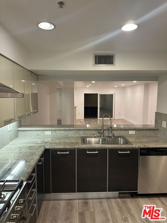 1319 N Detroit Street, Los Angeles CA: https://media.crmls.org/mediaz/731df6c6-c392-4f93-a577-15da1abd4b6c.jpg