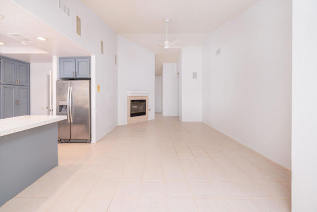 40670 Posada Court, Palm Desert CA: https://media.crmls.org/mediaz/73205474-8c5d-4237-9a37-01f1835f4776.jpg