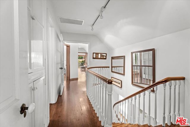 3314 Wonder View Drive, Los Angeles CA: https://media.crmls.org/mediaz/732057f4-3a6a-4095-9d14-fea59a7186b4.jpg