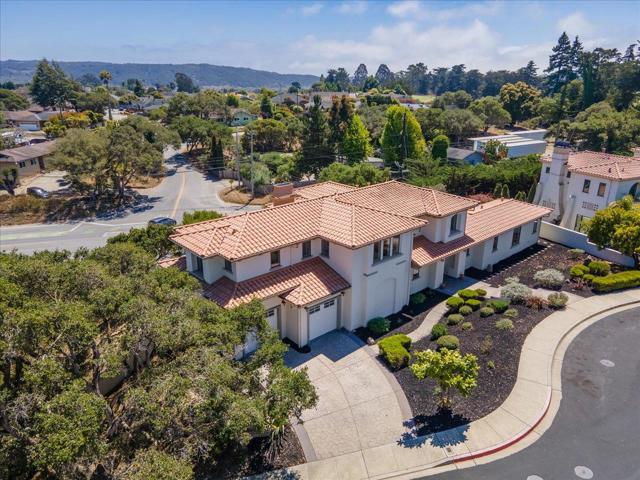 2100 Stone Ridge Drive, Royal Oaks CA: https://media.crmls.org/mediaz/7320dafc-bb8d-4564-8101-974c46051511.jpg
