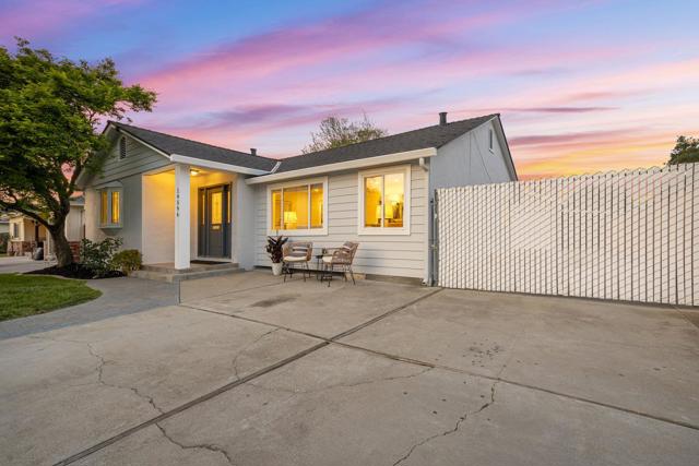 14596 Jacksol Drive, San Jose CA: https://media.crmls.org/mediaz/73212276-365d-4322-b6fd-76799cede56c.jpg
