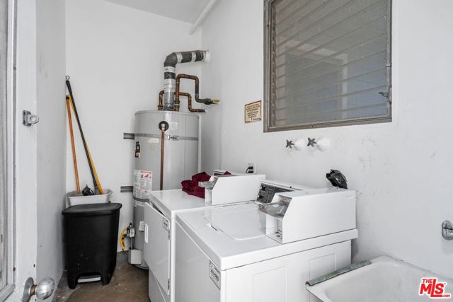 1657 Colby Avenue, Los Angeles CA: https://media.crmls.org/mediaz/732152a5-34e1-4bca-a3a6-5f9301d083b1.jpg