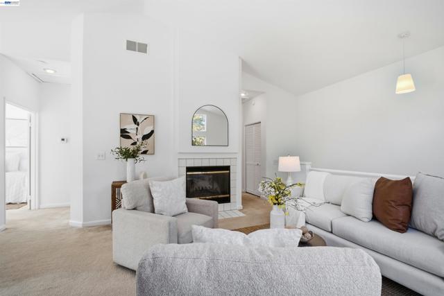 Image 1 of 28 For 5245 Tacoma Cmn