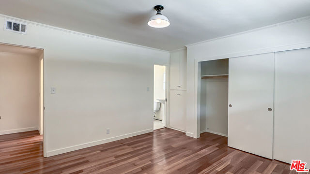 1241 N Fairfax Avenue, West Hollywood CA: https://media.crmls.org/mediaz/7321c99d-ef55-4757-833b-3980df946a26.jpg