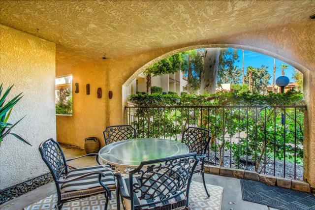 200 E Racquet Club Road, Palm Springs CA: https://media.crmls.org/mediaz/7321e036-67f3-461c-a965-5d155f888778.jpg