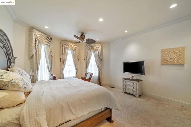 1853 Via Di Salerno, Pleasanton CA: https://media.crmls.org/mediaz/7321eb5f-a201-42aa-bde6-3ed57bc4b30f.jpg