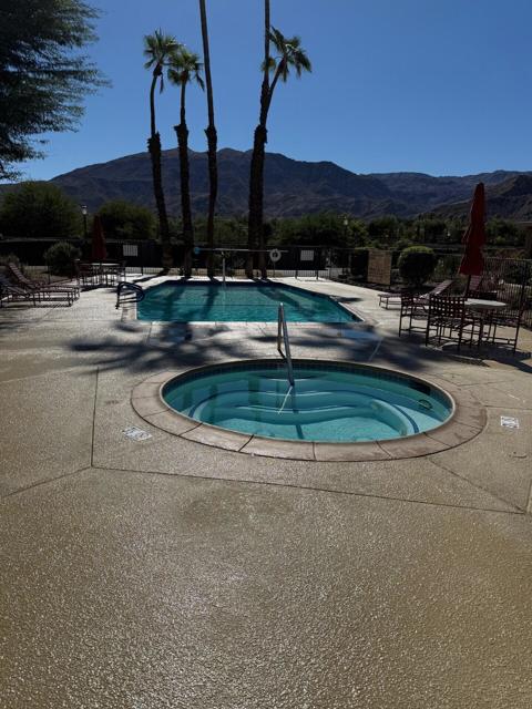 142 La Cerra Drive, Rancho Mirage CA: https://media.crmls.org/mediaz/73220762-cd88-494e-a007-9a1a96acdd49.jpg