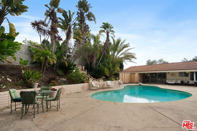 6847 Crest Road, Rancho Palos Verdes, California 90275, 4 Bedrooms Bedrooms, ,3 BathroomsBathrooms,Residential,Sold,Crest,25498791