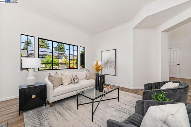 942 Finovino Ct, Pleasanton CA: https://media.crmls.org/mediaz/73239ba8-a32d-4a74-9ed3-55e37a82dbcb.jpg