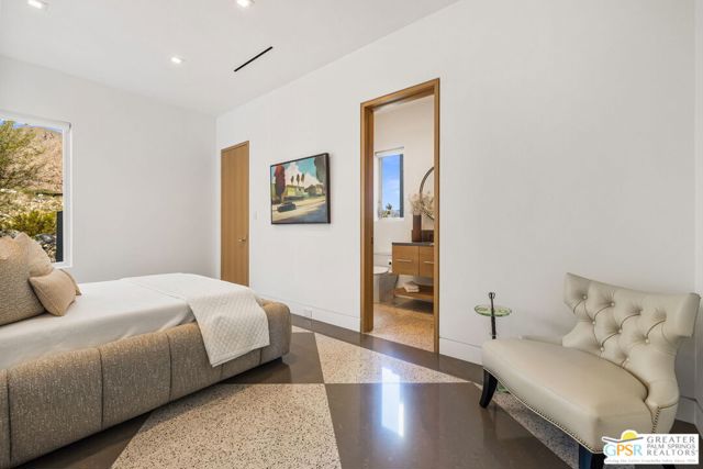 2381 Vista Palizada Drive, Palm Springs CA: https://media.crmls.org/mediaz/7324a8a4-3841-4cca-ae13-348c0c283199.jpg