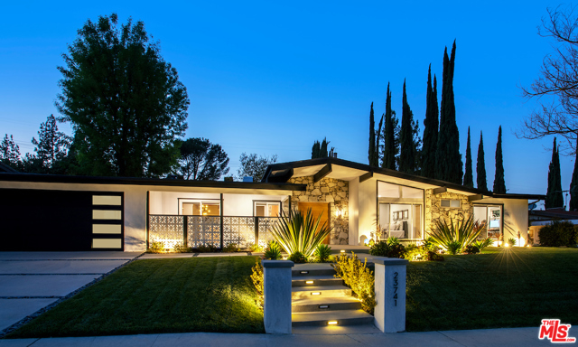 Photo of 23741 Mariano Street, Woodland Hills, CA 91367