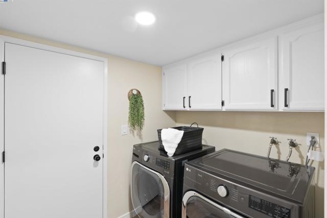 721 Woodmeadow Pl, Oakley CA: https://media.crmls.org/mediaz/7325d12d-8e4f-4adf-bd71-78b6ef3089ba.jpg