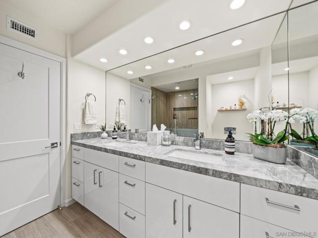 Image 35 of 60 For 1750 Avenida Del Mundo  404