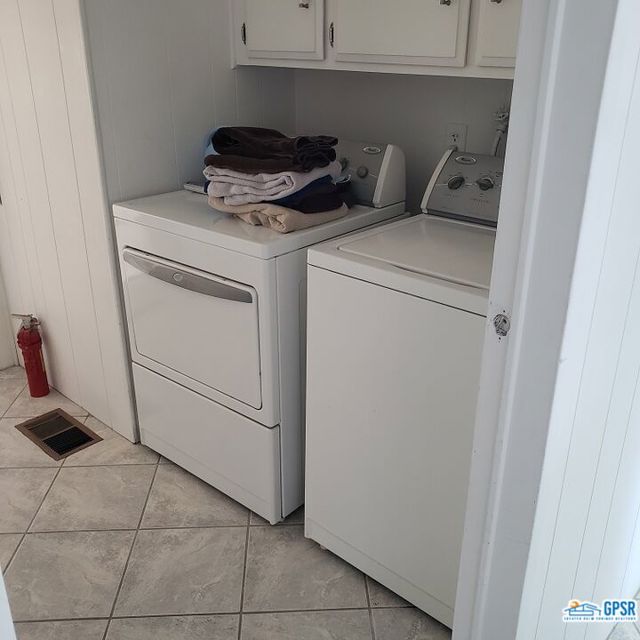 Laundry-washer.dryer units