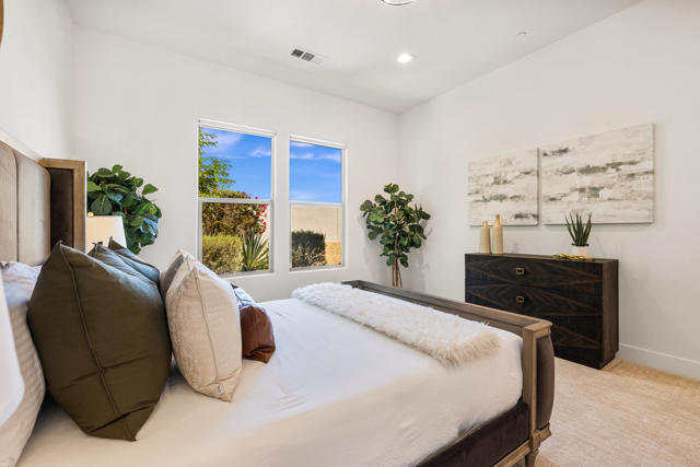 81350 Merv Griffin Way, La Quinta CA: https://media.crmls.org/mediaz/73262d44-3839-4b7c-8cc7-6924ca71f353.jpg