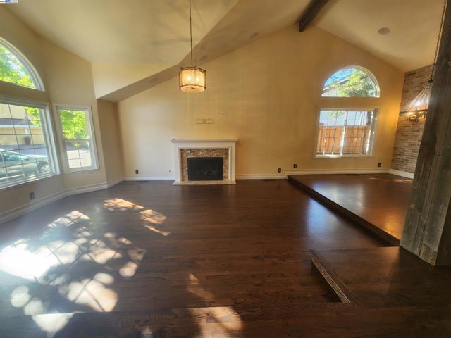 1127 Mataro Ct, Pleasanton CA: https://media.crmls.org/mediaz/732654cf-41ff-4336-8ce3-bd088a1970b4.jpg