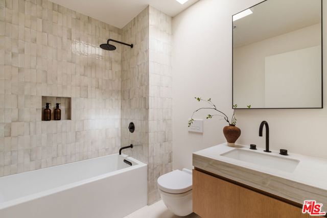 744 Amoroso Place, Venice CA: https://media.crmls.org/mediaz/732746ac-68e5-4050-a1d0-7deb2530ed8c.jpg