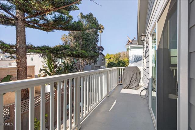 1111 Dover Lane, Ventura CA: https://media.crmls.org/mediaz/732786a3-4505-40e8-99c9-528a79d50fc3.jpg