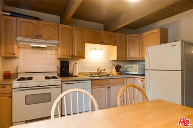 40249 ESTERLY Lane, Big Bear CA: https://media.crmls.org/mediaz/7327abc8-fa56-411f-8ed9-ee6b9ac5d303.jpg