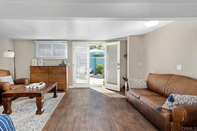 1817 19 Coast Boulevard, Del Mar CA: https://media.crmls.org/mediaz/7327d149-e8be-4d2c-9f4f-8c34f76f381e.jpg