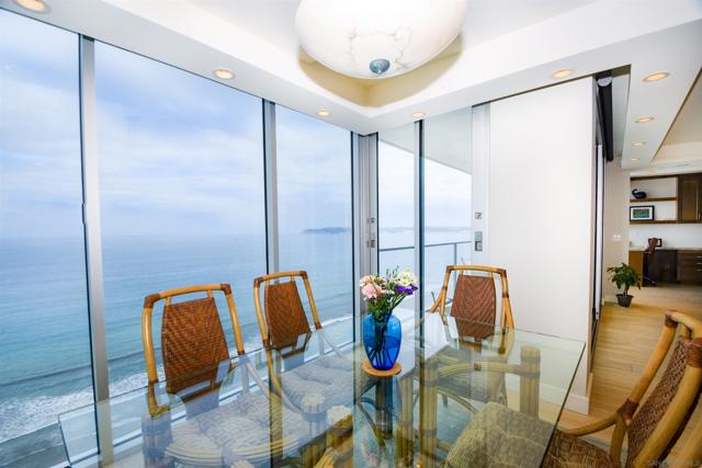 1760 Avenida Del Mundo, Coronado CA: https://media.crmls.org/mediaz/7327d8c6-39a0-48b2-824e-143a05d106de.jpg