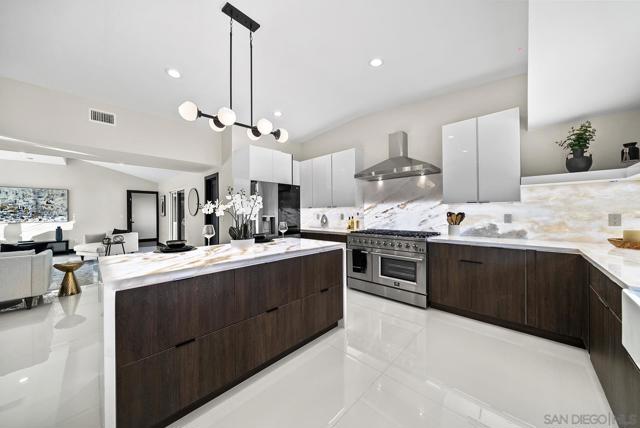 11388 Lorena Ln, El Cajon CA: https://media.crmls.org/mediaz/73283b2e-3142-4fc2-a0a3-b4884850eb6e.jpg
