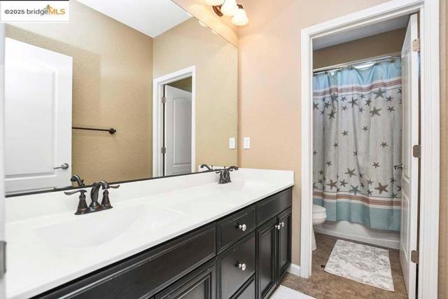 8065 Westport Circle, Discovery Bay CA: https://media.crmls.org/mediaz/73288f0a-d960-4617-81f3-7be453b6cad5.jpg