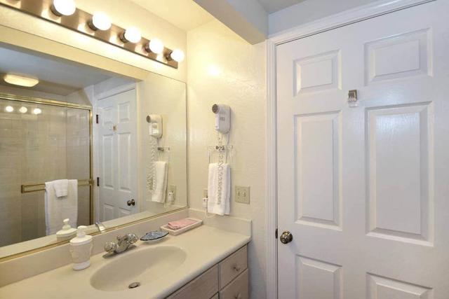 22800 E Cliff Drive, Santa Cruz CA: https://media.crmls.org/mediaz/7328d0a2-6578-421c-b6b3-0ee83eb349af.jpg