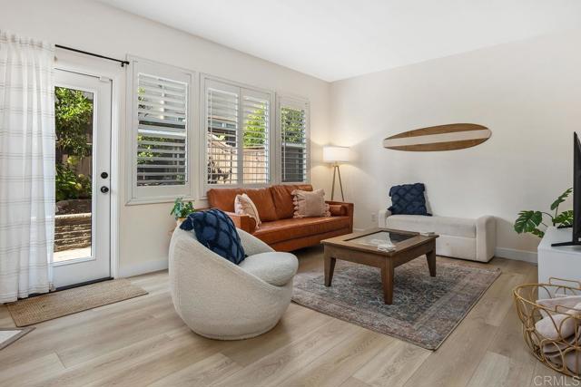 646 Sumner Way, Oceanside CA: https://media.crmls.org/mediaz/7328f4d7-9cb0-4391-a527-23ed68d814c4.jpg
